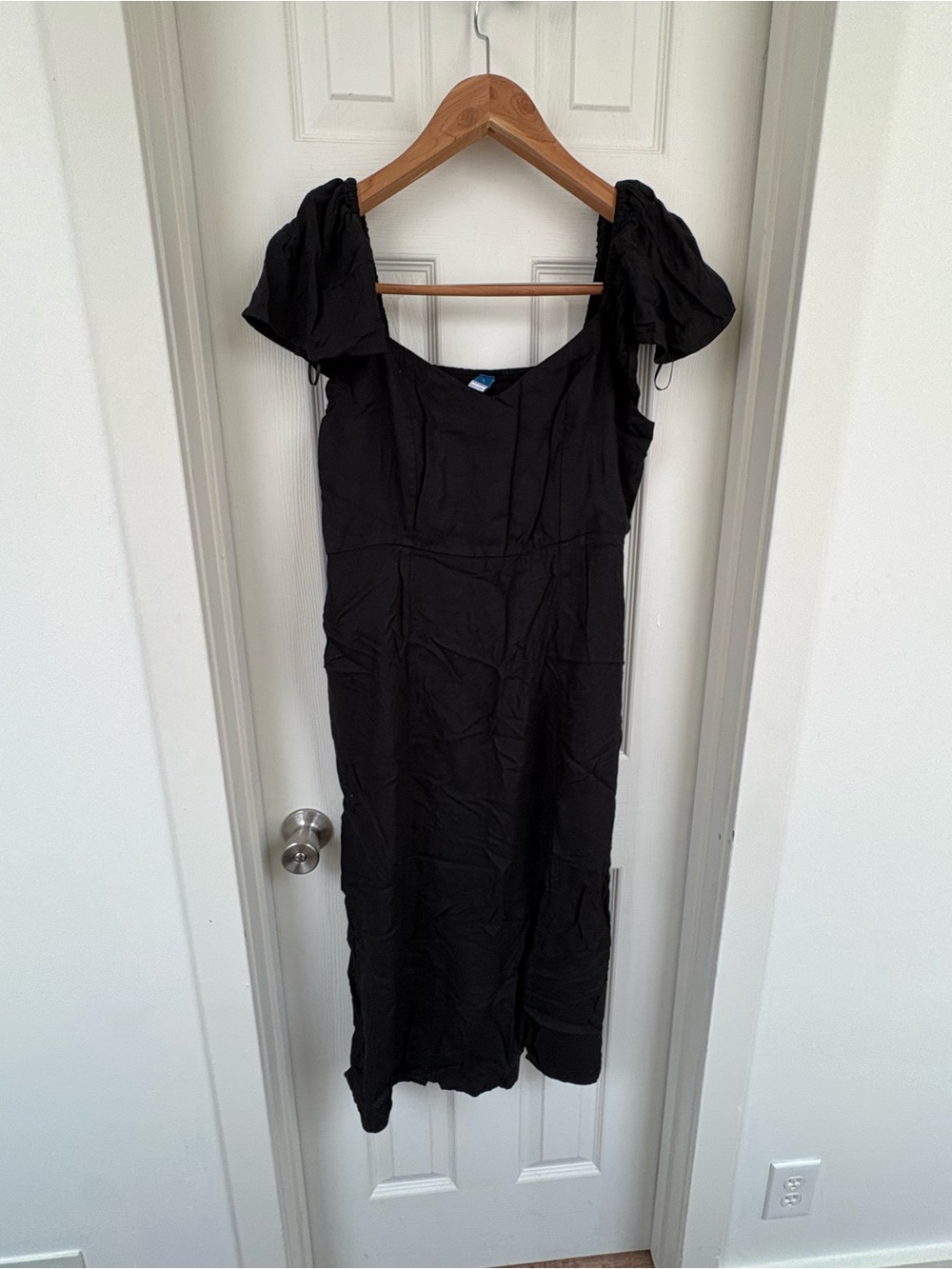 Old Navy Black Puff-Sleeve Maxi Dress